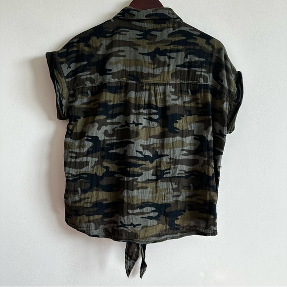 SANCTUARY Camo-Print Tie-Front Short Sleeve Tee - Picture 7 of 9